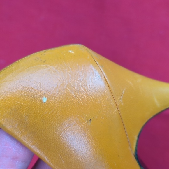 Sasha London Mustard Color Leather Pumps - Picture 11 of 13